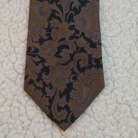 Gieves & Hawkes Black/Gold/Gray Paisley Hand Sewn Silk Tie